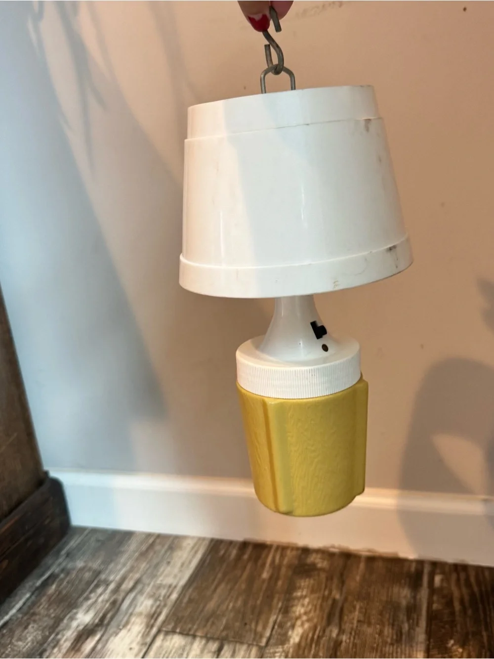 Vintage 70’s Ray O Vac Portable Battery Operated Camping Lamp Yellow NO BULB